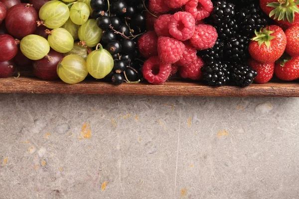 Frische Sommerfrüchte — Stockfoto