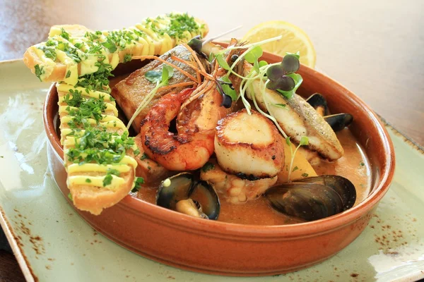 Bouillabaisse fish stew — Stock Photo, Image