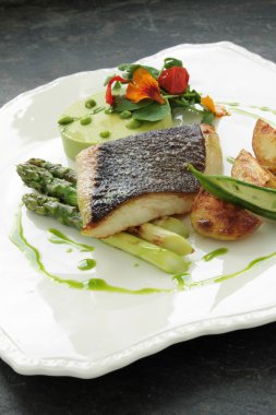 Sağlıklı balık yemek