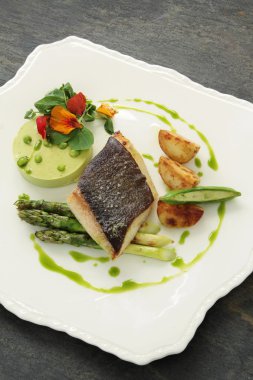 Sağlıklı balık yemek