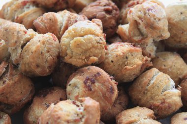 plaka üzerinde pişmiş hamur işleri