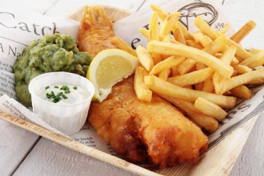 traditional British fish and chips clipart