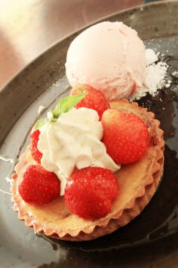 Çilekli Tart tatlı