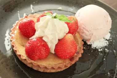 Çilekli Tart tatlı