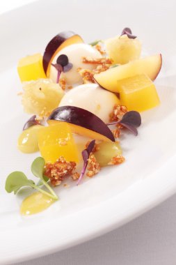 meyve salatası tatlı