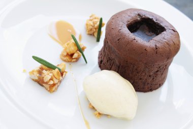 Tatlı çikolatalı pasta.