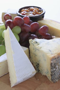 taze peynir parçalarını