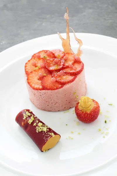 Strawberry mousse dessert — Stock Photo, Image