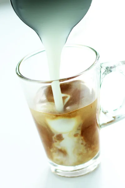 커피를 만드는 바리 스타 — 스톡 사진