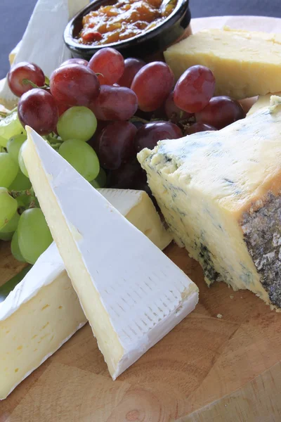 Pedaços de queijo fresco — Fotografia de Stock