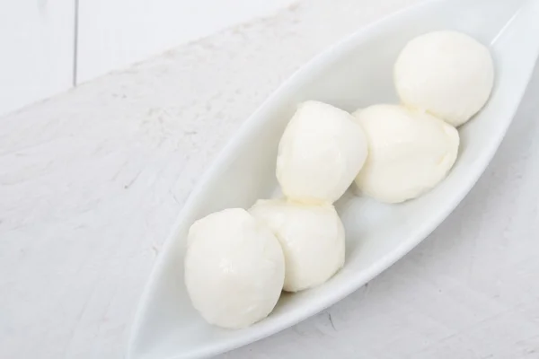 Perle rotunde mozzarella — Fotografie, imagine de stoc