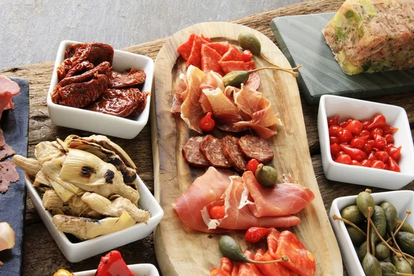 Antipasti antipasto mixed delicious platter — Stock Photo, Image