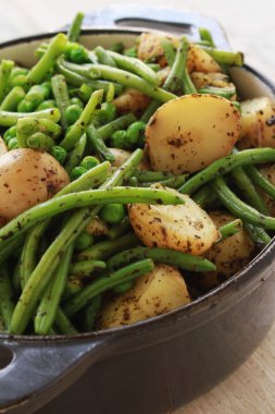 karışık fasulye bezelye ve patates