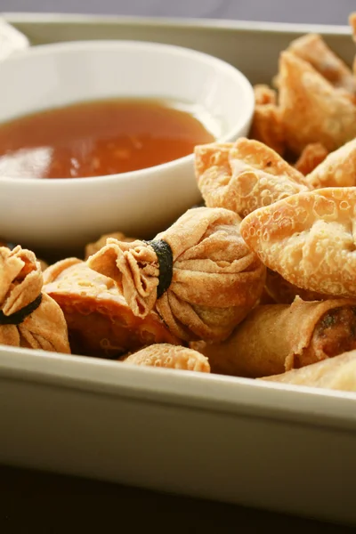 Çin dim sum daldırma sos ile — Stok fotoğraf