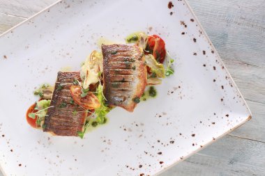 Kaplama levrek balık unu