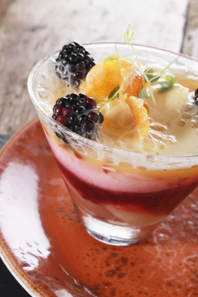 Dolce frutta trifillo dessert — Foto Stock