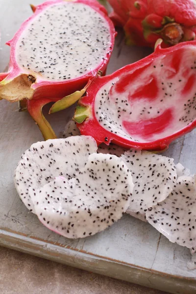 Frutta fresca tagliata a fette drago — Foto Stock