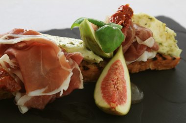 incir ve tedavi jambon bruschetta 