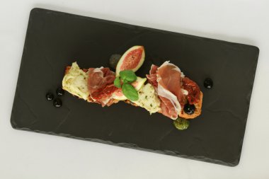incir ve tedavi jambon bruschetta 