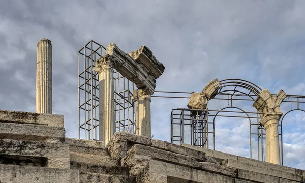 Restauro Arco Romano Con Colonne Con Struttura — Foto Stock