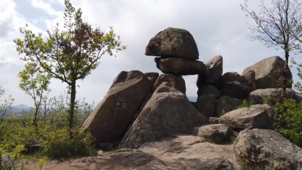 Megalith Κοντά Στο Buzovgrad Kazanlak Βουλγαρία — Αρχείο Βίντεο