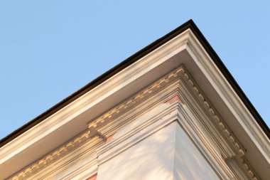 Klasik bina çatı detayları