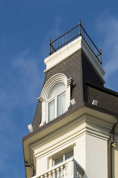 Classic building architecture with roof and window — Stock Photo, Image