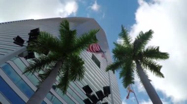 Modern gökyüzü yüksek cam gökdelen büyük Amerikan şehirde