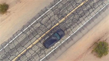 Anteni: Siyah Suv araç ABD tarihi Route 66 boyunca sürüş yolculuğa