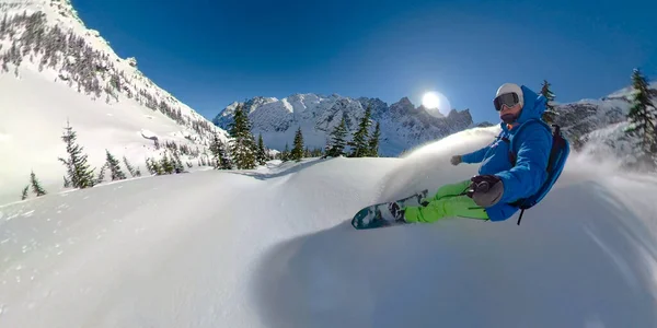 Καταπληκτική selfie πλάνο ενός snowboarder τεμαχίζοντας το φρέσκο χιόνι. — Φωτογραφία Αρχείου