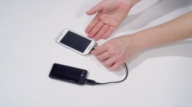 Güneş şarj off bitirdiğinden smartphone