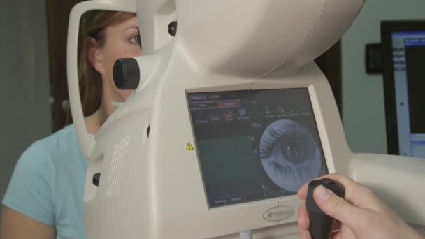 Een generieke oog scanner machine — Stockvideo