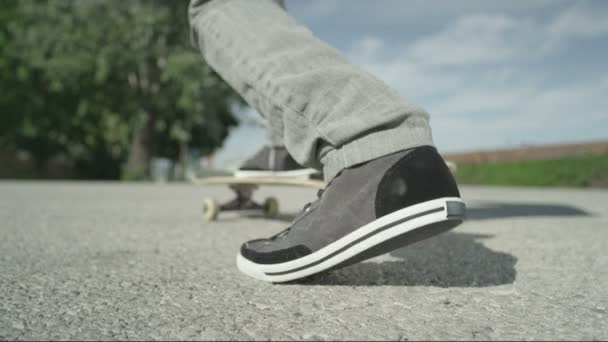 Skateboarding carta la fotocamera — Video Stock