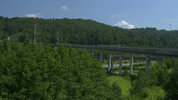 Intersección de autopista ocupada — Vídeo de stock