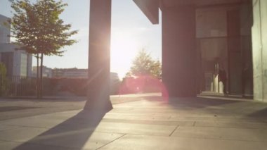 çalışmak için kaykay işadamı