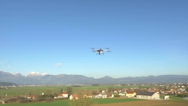 Drone flygande — Stockvideo