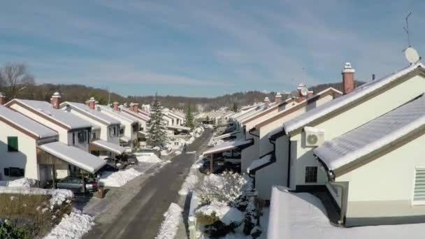 Città suburbana in inverno — Video Stock