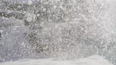 Havada kar kusuyor