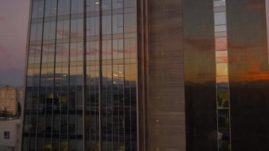 Sunrise yansıma cam gökdelen