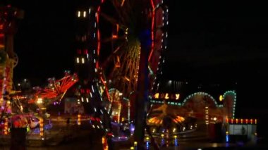 Dönme dolap Luna Park iplik üzerinde uçan
