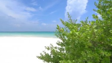 El değmemiş beyaz kumları ve mavi lagün