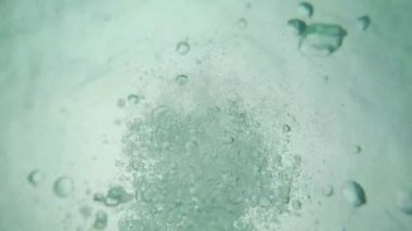 Kadar su yüzeye yükselterek bubbles