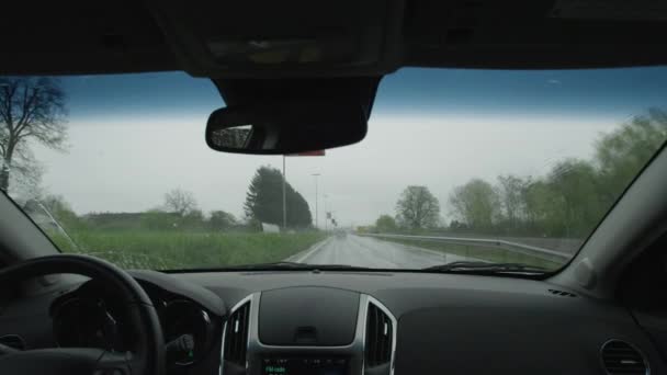 Driving on the highway in bad weather conditions — Stock Video