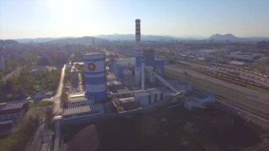 Hava: sanayi kenti fabrikada Isıtma etrafında uçan