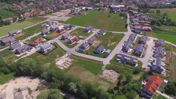 AERIAL: New modern houses in suburbia — Stock Video