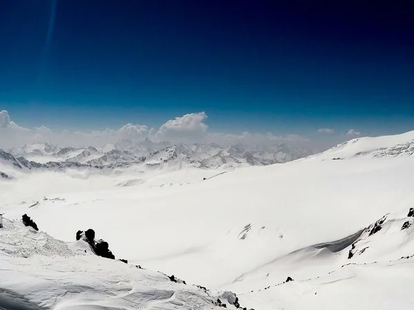 Montagne Innevate Elbrus Una Giornata Sole — Foto Stock
