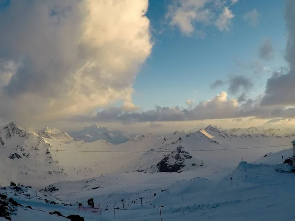 Montagne Innevate Elbrus Una Giornata Sole — Foto Stock