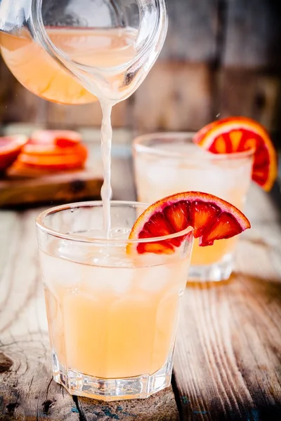 Alkoholfria blood orange cocktail i glas — Stockfoto