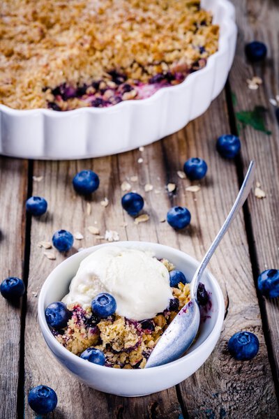 homemade oatmeal blueberry crumble with ice cream