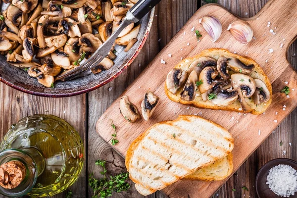 Bruschetta aux champignons — Photo